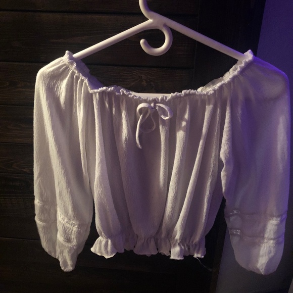 White scrunched crop top - Picture 1 of 2